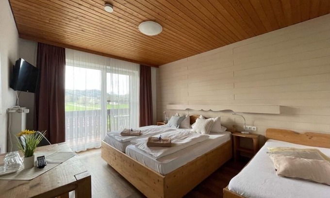 Rohrdorf Apartamento | Doppelzimmer für 3 Gäste mit 21m² in Rohrdorf/ot Lauterbach
