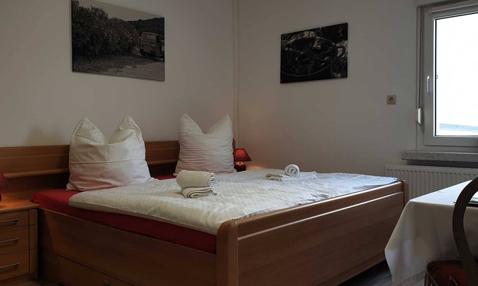 Großraschen Cabaña | Doppelzimmer - Pension Pizzeria Verona
