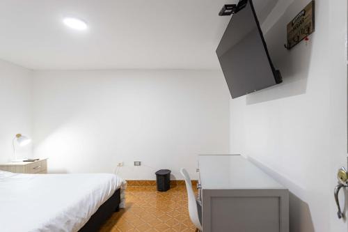 Engativa Hotel | Dorado Airport - Room