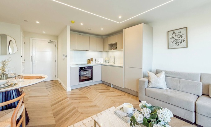 Dorchester Apartamento | Dorchester Centre Apartment - Free Parking & Views