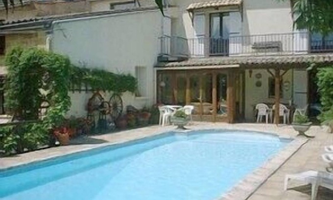 Villefranche-de-Lonchat Casa | Dordogne, cerca de St Emilion-restaurado 18c casa de pueblo + piscina climatizada.