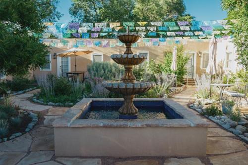 Downtown Santa Fe Casa | Dos Hermanas Compound 7 Casitas Downtown