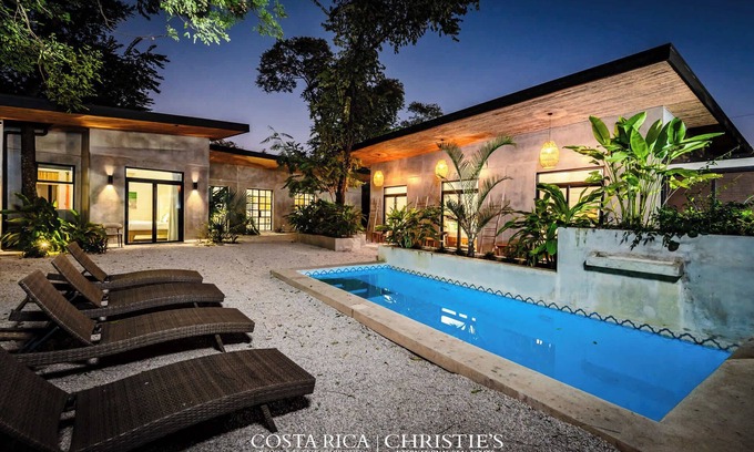 Playa Grande Casa | Dos Hijas 6 Bedroom Villa-Steps to the Main Surf Break -