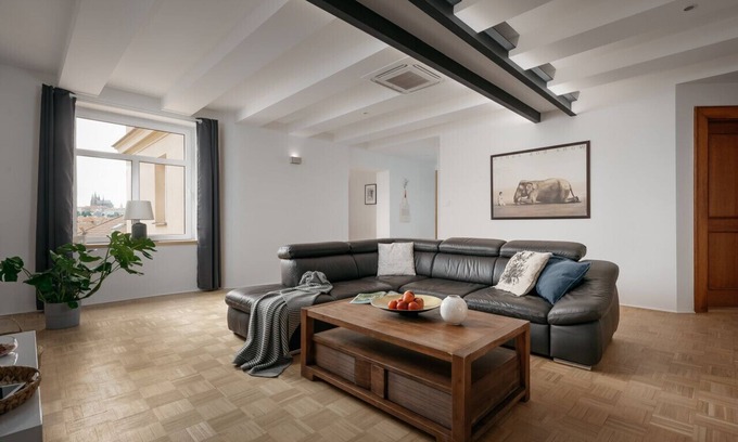 Stare Mesto Apartamento | DOT 3 bdr Apartment with Tyn Cathedral View & A/C