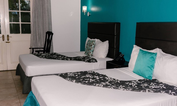 Port Royal Cama Y Desayuno | Double Bed Garden and Pool View