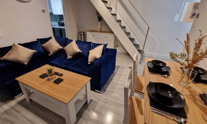 Plasnewydd Casa | Double Bedroom - Close to Cardiff City Centre