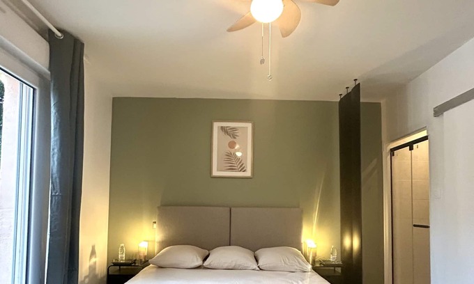 Plassac Casa | Cama de Matrimonio o Dos Camas-De Lujo-Baño en la habitacion-Vista a la Piscina
