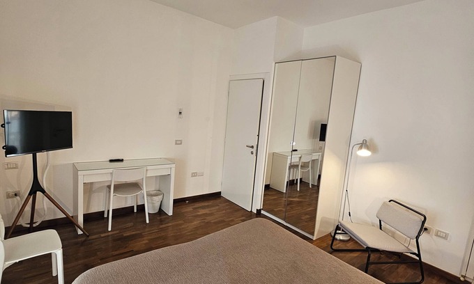 Potenza Casa | Double or Twin - Private External Bathroom