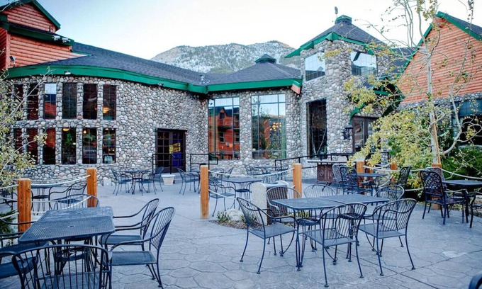 Mount Charleston Hotel | Double Queen Room at The Retreat on Charleston Peak – All-Season Mountain Escape