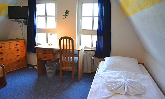 Kloster Cabaña | Double room 5 upper floor with two single beds - Pension Inselidyll