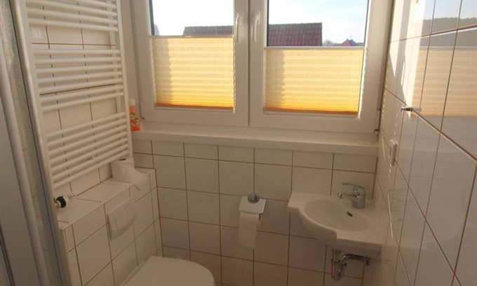 Langeoog Cabaña | Double room, attic, shower/WC, non-smoking - Pension Friedrich Voss