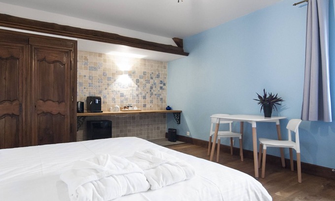 Eguilly Cama Y Desayuno | Habitacion Doble-De Lujo-Baño en la habitacion-Vista al Jardín-Avec Hammam