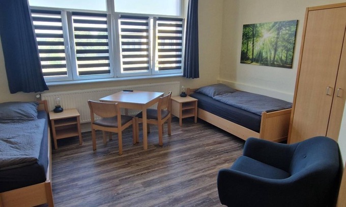Bad Duerrenberg Casa | Double room Ellerbach - Guesthouse Heinrich Heine Schule