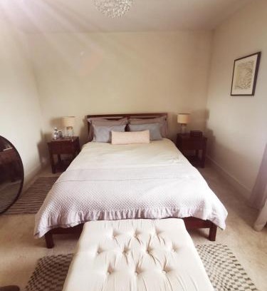 Castlecoote Casa | Double Room King Bed
