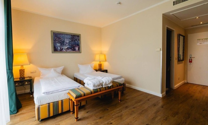 Mainz-Bingen Casa | Double room KOMFORT, bath, WC - BEST WESTERN Wein- und Parkhotel
