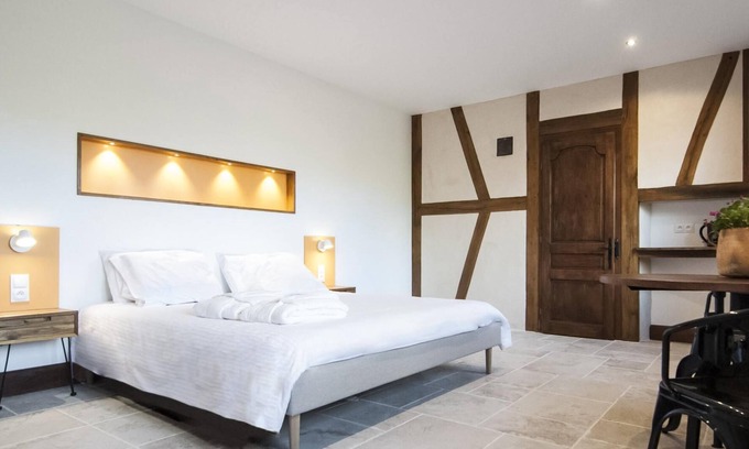 Eguilly Cama Y Desayuno | Habitacion Doble-Lujoso-Baño en la habitacion-Vista al Jardín-Avec Sauna