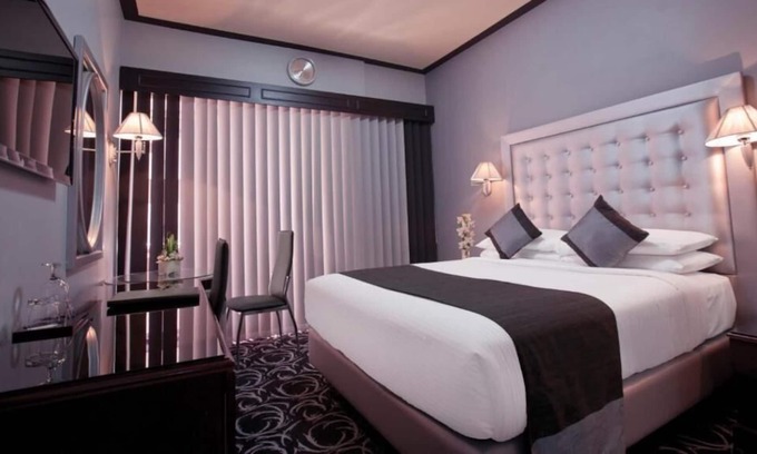 Al Muraqqabat Casa | Double Room Near West Zone Super Market By Luxury Bookings