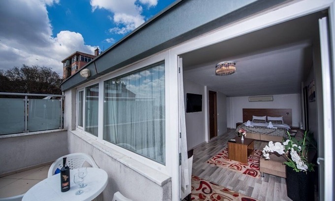 Emin Sinan Apartamento | Habitación doble con balcón y vistas al mar