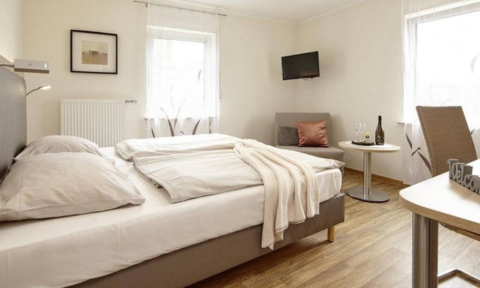 Schweich Casa | Double room with shower and WC - Hotel "Zum Stern"
