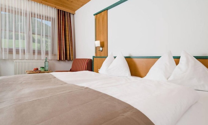 Maria Alm am Steinernen Meer Casa | Double room with shower or bath, WC - Ferienhotel Langeck