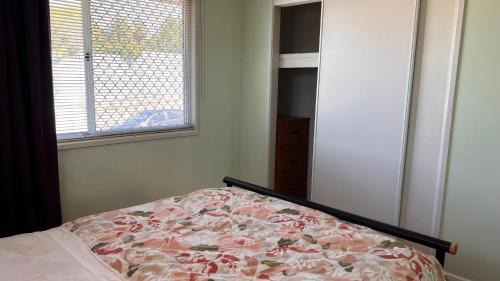 Daisy Hill Casa | Double Rooms exit24 on M1