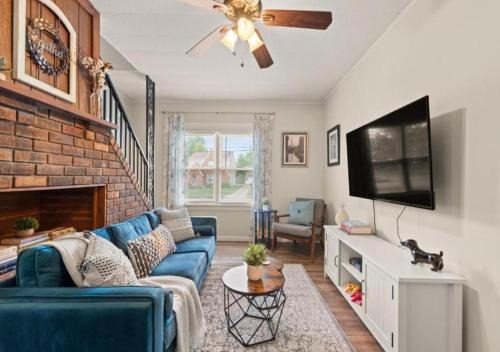 Kamm's Corners Casa | Double the Space for Large Groups Entire Duplex