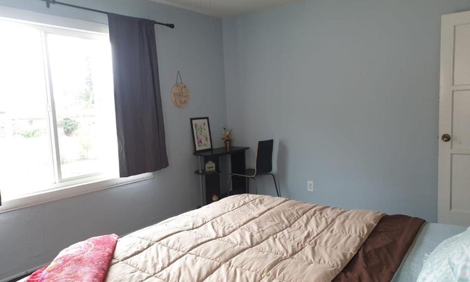 Riverside Casa | Double TwinBed/Private Room in a Charming bungalow