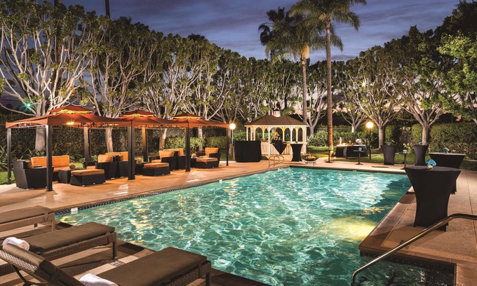 Harbor Hotel | DoubleTree by Hilton Carson