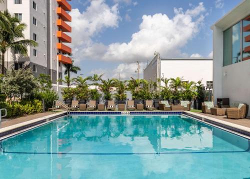 West Little River Hotel | DoubleTree by Hilton Miami North I-95