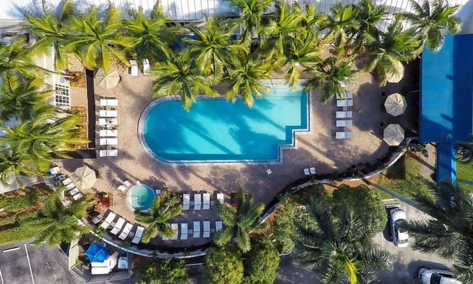 Deerfield Beach Hotel | DoubleTree by Hilton Deerfield Beach Boca Raton