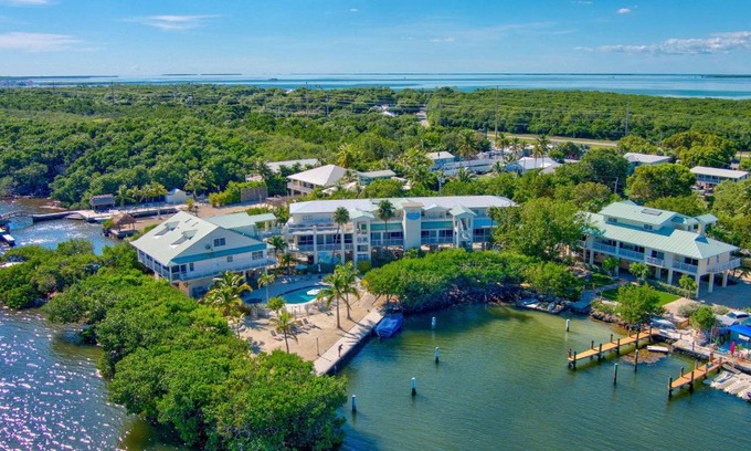 Key Largo Hotel | Dove Creek Resort & Marina, Trademark Collection by Wyndham