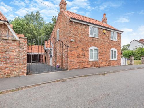 Coningsby Casa | Dovedale Cottage