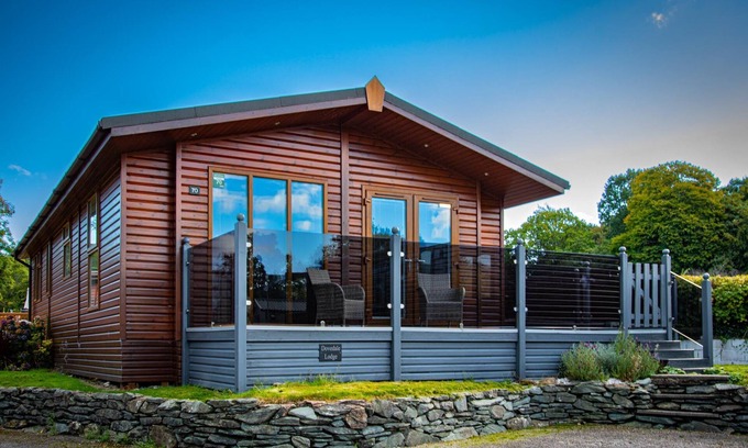 Troutbeck Bridge Cabina | Dovedale Lodge - a holiday lodge that sleeps 5 guests in 2 bedrooms