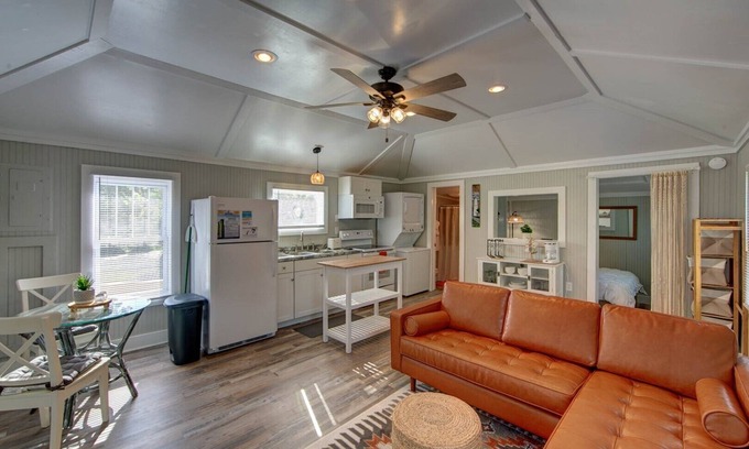 Ocracoke Casa | Down Point Hideaway: Boho chic 1 bedroom home just steps from Springer's Point -