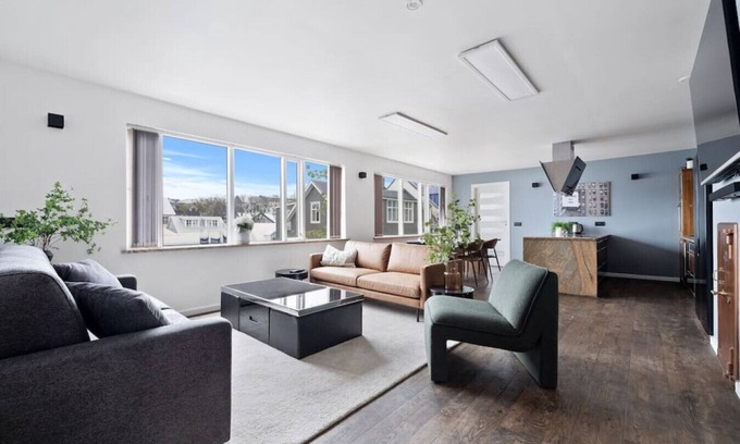 Hliðar Apartamento | Down Town RVK. Shopping Street Living