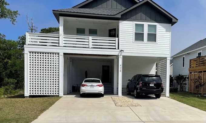 Colington Apartamento | Downstairs apt in newly constructed Kill Devil Hills home with private entry!