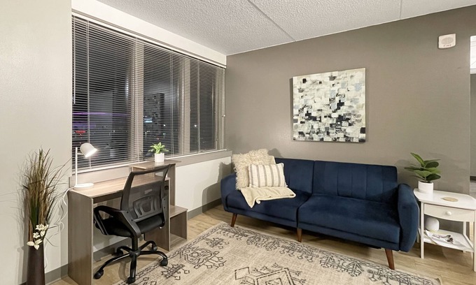 Downtown Des Moines Apartamento | Downtown 1BR by Steps from Wells FREE PARKING