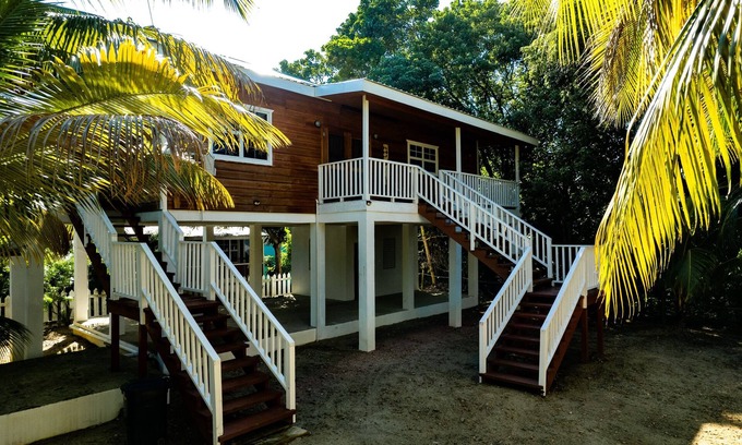 Placencia Casa | Downtown 2BR with Great Price & Perfect Location!