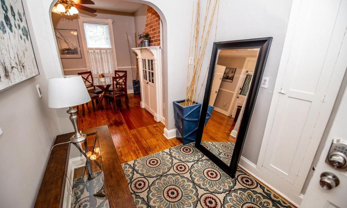 Historic District Apartamento | Downtown Annapolis King George 1st Floor Hideaway