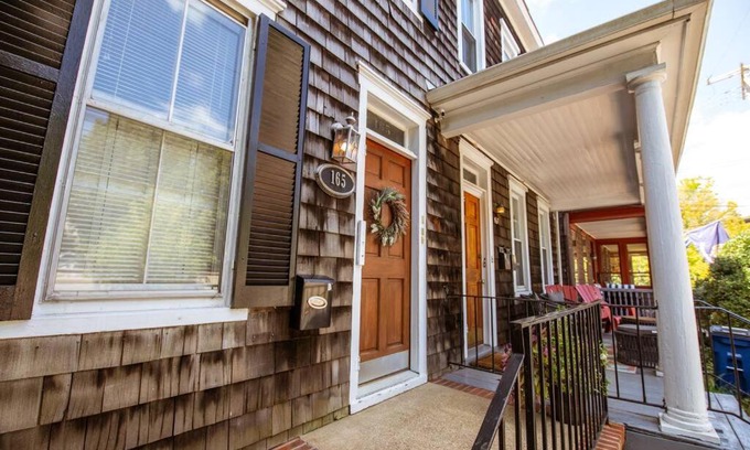 Historic District Apartamento | Downtown Annapolis King George 3rd Floor Hideaway