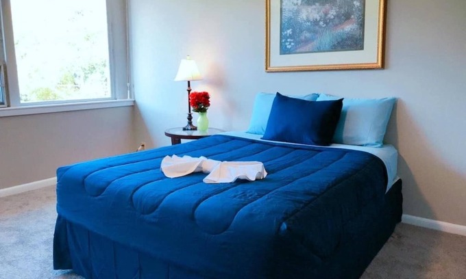 Greensboro Apartamento | Downtown Apartment conveniently located to all!
