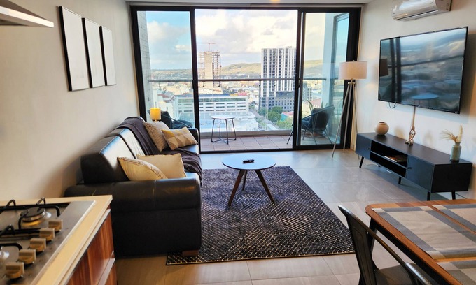 Avenida Revolucion Apartamento | Downtown Apt with Balcony City View, Gym & Lounge