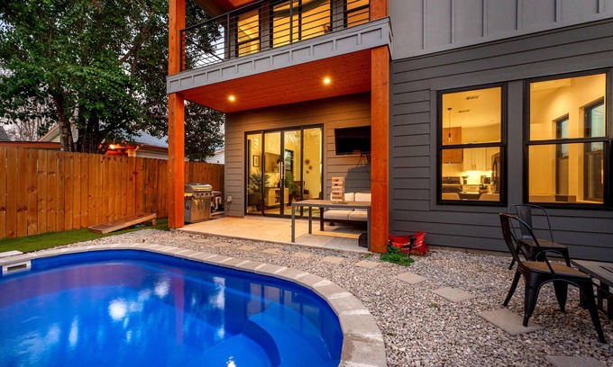 Govalle Casa | Downtown ATX - Dual-Home Retreat with 2 Pools