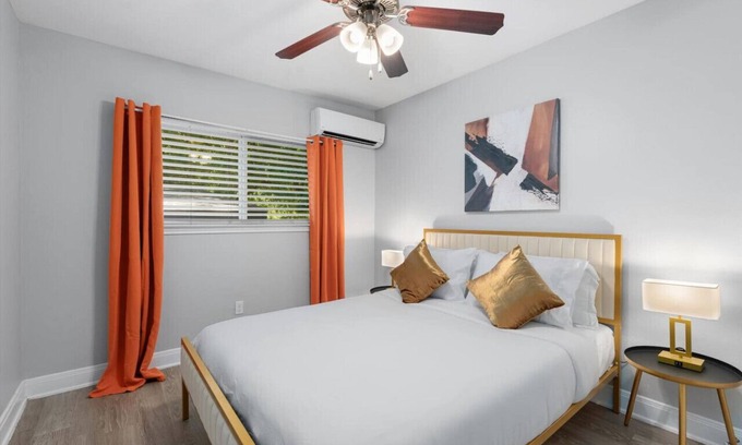Hyde Park Apartamento | Mins 2 Dwntown ~ Private Retreat ~ King Bed