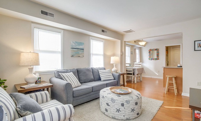 Berlin Condominio | Downtown Berlin Condo ~ 10 Mi to Ocean City Beach!