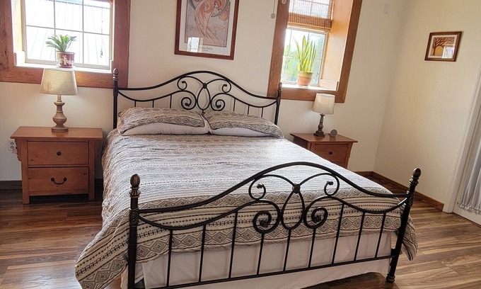 Black Mountain Casa | Downtown Black Mountain Escape