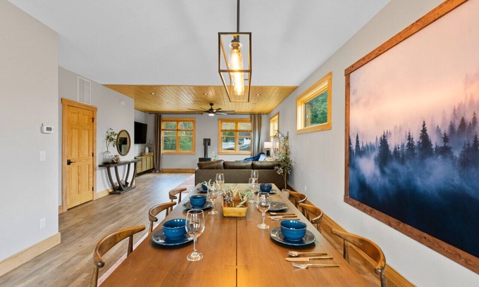 Black Mountain Casa | Downtown Black MTN loft w HotTub