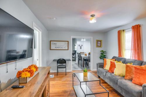 Brockton Apartamento | Downtown Brockton Apt Less Than 1 Mi to Local Dining