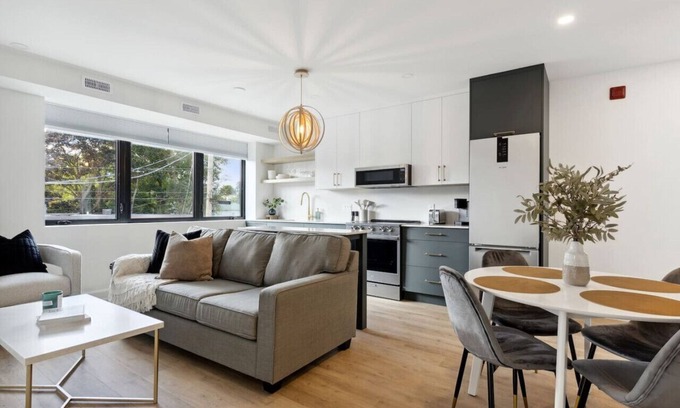 Collingwood Condominio | Downtown Collingwood Design Condo for 4 - 146 Hurontario Unit 5