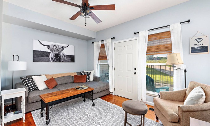 Downtown Kansas City Casa | Downtown Condo w/ City Views Walk to Streetcar